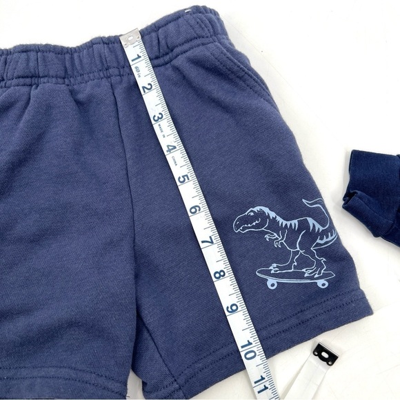 BUNDLE of Boys Clothes: 2 Long Sleeve Tops + 1 Sweatshorts Size 3T - Picture 9 of 14